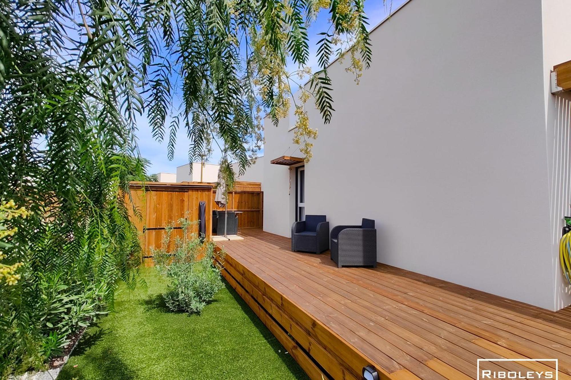 Villa T3 Climatisee En Residence Avec Piscine Vias Exterior photo